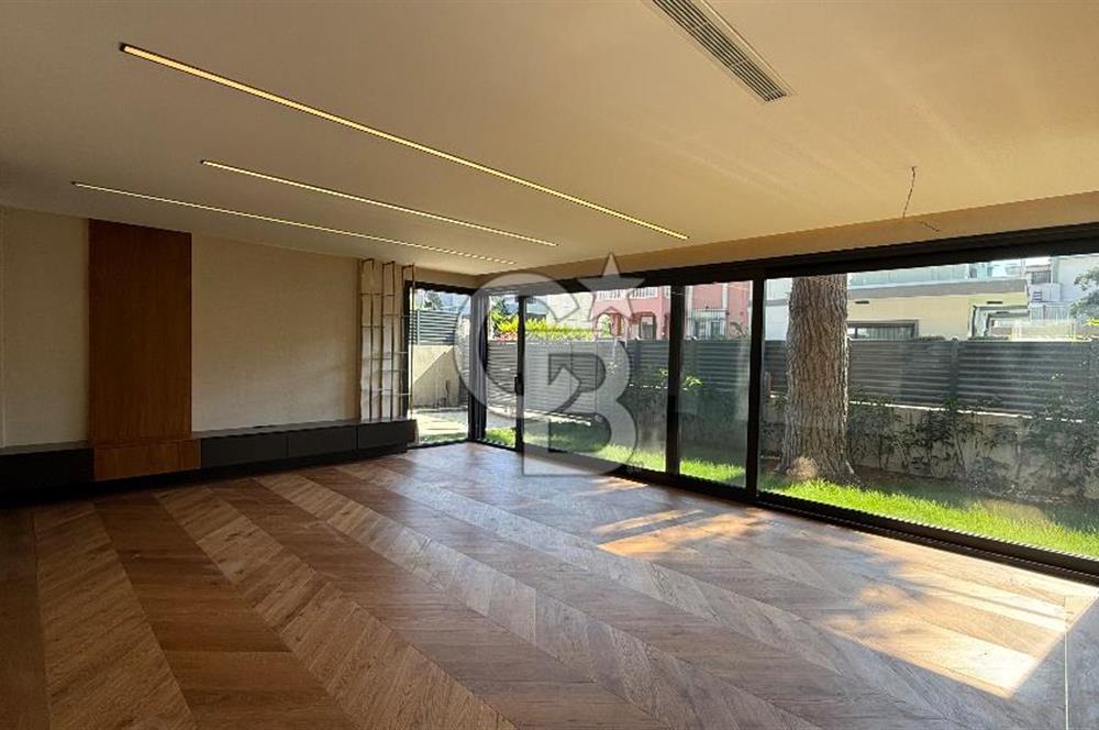 DENİZE SADECE 100 METRE MESAFEDE, NARLIDERE LİMANREİS’TE ULTRA LÜKS 4+1 240 m2 MÜSTAKİL VİLLA!
