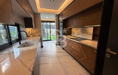 DENİZE SADECE 100 METRE MESAFEDE, NARLIDERE LİMANREİS’TE ULTRA LÜKS 4+1 240 m2 MÜSTAKİL VİLLA!
