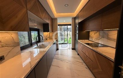 DENİZE SADECE 100 METRE MESAFEDE, NARLIDERE LİMANREİS’TE ULTRA LÜKS 4+1 240 m2 MÜSTAKİL VİLLA!