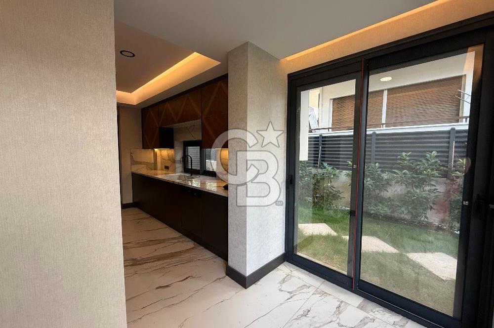 DENİZE SADECE 100 METRE MESAFEDE, NARLIDERE LİMANREİS’TE ULTRA LÜKS 4+1 240 m2 MÜSTAKİL VİLLA!