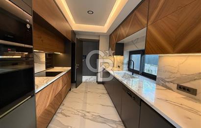 DENİZE SADECE 100 METRE MESAFEDE, NARLIDERE LİMANREİS’TE ULTRA LÜKS 4+1 240 m2 MÜSTAKİL VİLLA!
