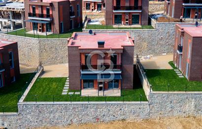 İZMİT KABAOĞLU HAVUZLU SİTEDE 204 m2 4+1 DUBLEKS VİLLA