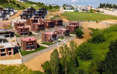 İZMİT KABAOĞLU HAVUZLU SİTEDE 204 m2 4+1 DUBLEKS VİLLA