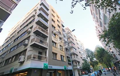 Alsancak, Gül Sokak'ta, Genç Binada, Ara kat, Satılık 3+1 Daire
