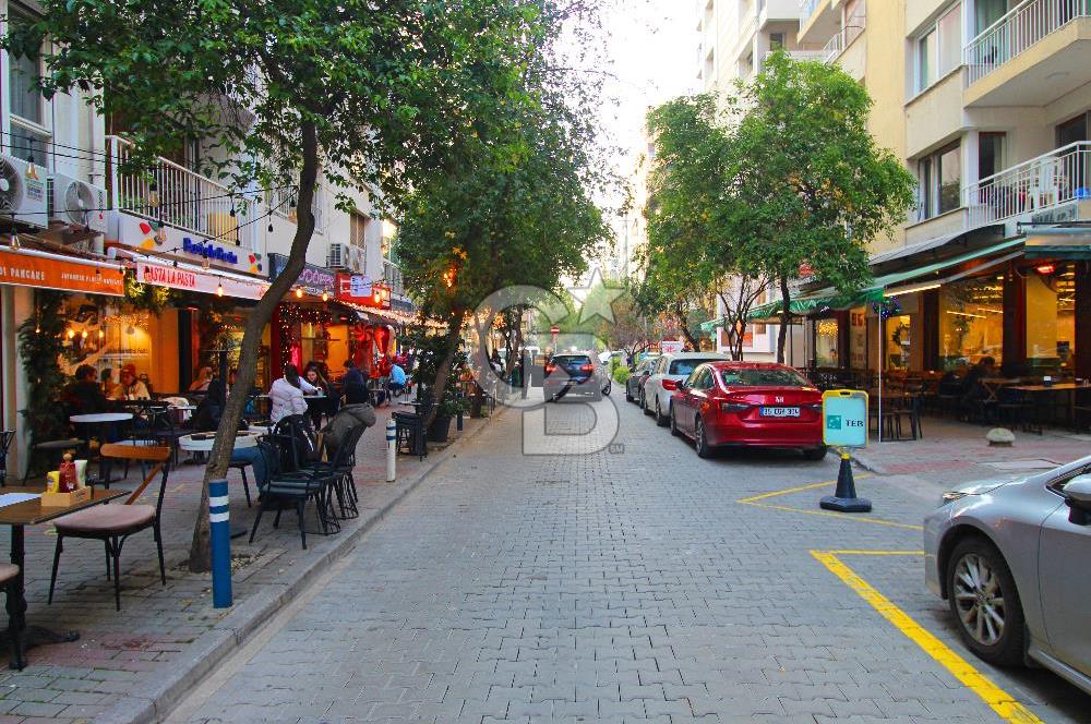 Alsancak, Gül Sokak'ta, Genç Binada, Ara kat, Satılık 3+1 Daire