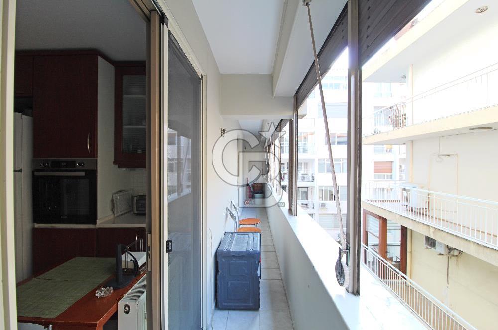 Alsancak, Gül Sokak'ta, Genç Binada, Ara kat, Satılık 3+1 Daire
