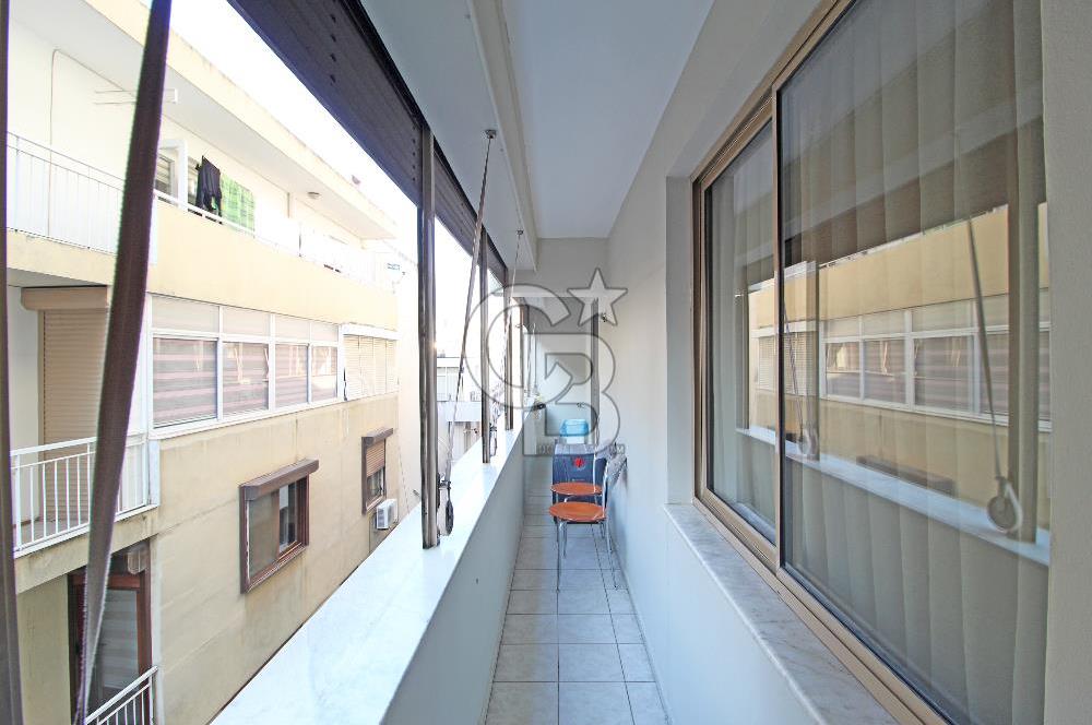 Alsancak, Gül Sokak'ta, Genç Binada, Ara kat, Satılık 3+1 Daire