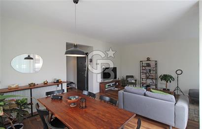İzmir'in En Güzel Sokaklarından 1388 Sokak'ta Satılık 3+1 Daire