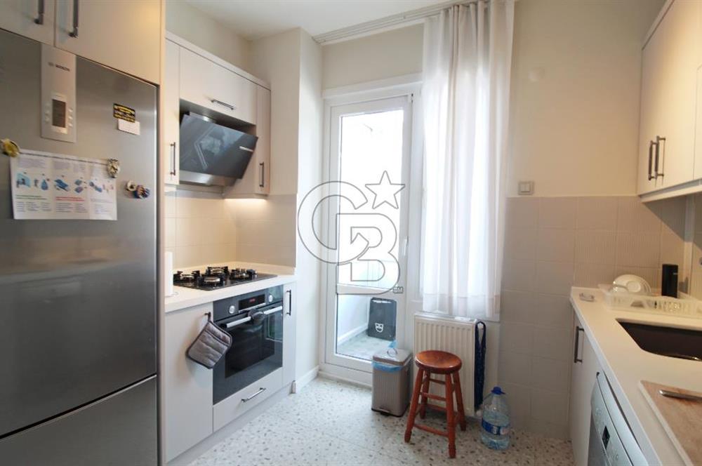 İzmir'in En Güzel Sokaklarından 1388 Sokak'ta Satılık 3+1 Daire