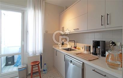 İzmir'in En Güzel Sokaklarından 1388 Sokak'ta Satılık 3+1 Daire