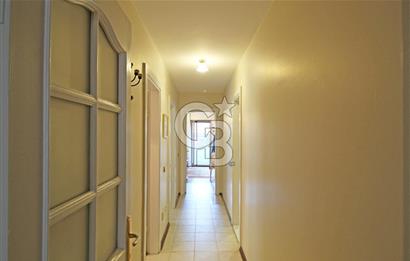 Alsancak, Gül Sokak'ta, Genç Binada, Ara kat, Satılık 3+1 Daire