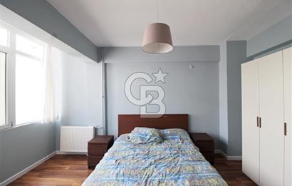 İzmir'in En Güzel Sokaklarından 1388 Sokak'ta Satılık 3+1 Daire