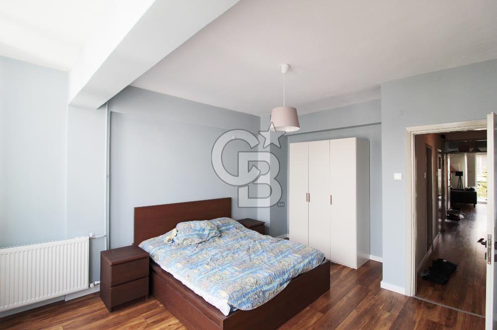 İzmir'in En Güzel Sokaklarından 1388 Sokak'ta Satılık 3+1 Daire