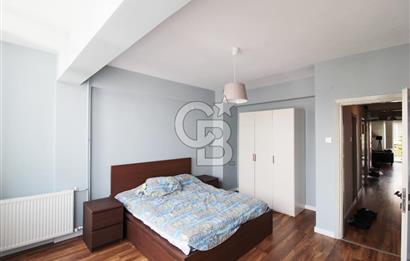 İzmir'in En Güzel Sokaklarından 1388 Sokak'ta Satılık 3+1 Daire