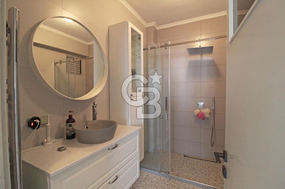 İzmir'in En Güzel Sokaklarından 1388 Sokak'ta Satılık 3+1 Daire