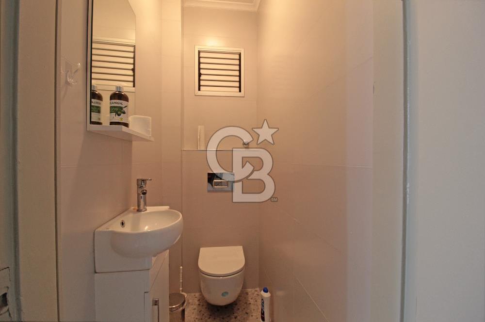 İzmir'in En Güzel Sokaklarından 1388 Sokak'ta Satılık 3+1 Daire