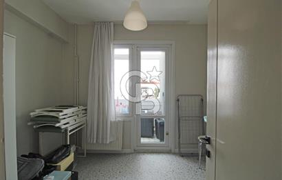İzmir'in En Güzel Sokaklarından 1388 Sokak'ta Satılık 3+1 Daire