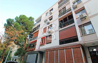 İzmir'in En Güzel Sokaklarından 1388 Sokak'ta Satılık 3+1 Daire