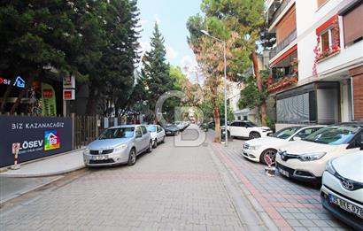İzmir'in En Güzel Sokaklarından 1388 Sokak'ta Satılık 3+1 Daire
