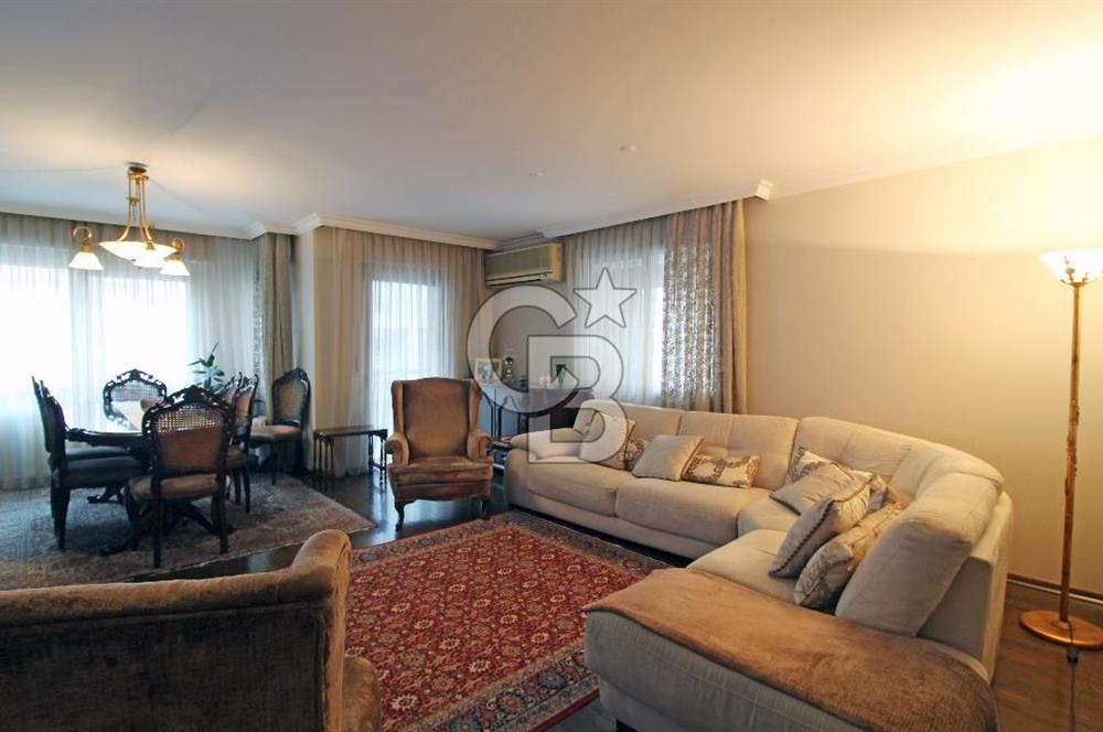 Alsancak, Gül Sokak'ta, Genç Binada, Ara kat, Satılık 3+1 Daire