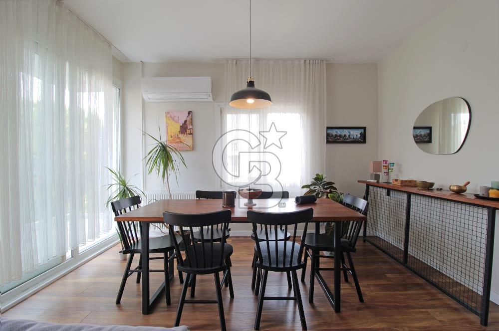 İzmir'in En Güzel Sokaklarından 1388 Sokak'ta Satılık 3+1 Daire