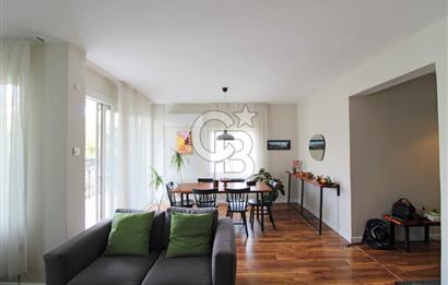 İzmir'in En Güzel Sokaklarından 1388 Sokak'ta Satılık 3+1 Daire