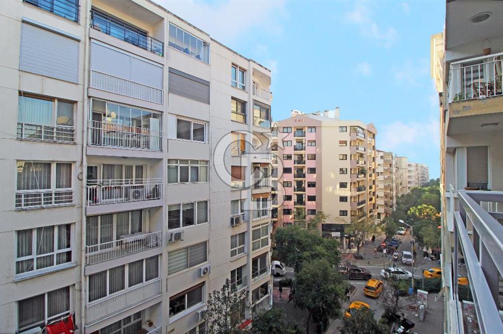 Alsancak, Gül Sokak'ta, Genç Binada, Ara kat, Satılık 3+1 Daire