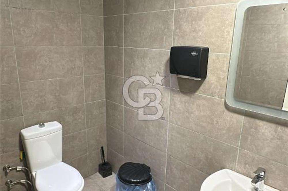 KADIKÖY NUHOĞLU YENİTEPE'DE B BLOK CADDE ÜZERİ 100 M2 DÜKKAN