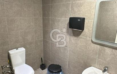 KADIKÖY NUHOĞLU YENİTEPE'DE B BLOK CADDE ÜZERİ 100 M2 DÜKKAN