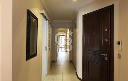 Alsancak, Gül Sokak'ta, Genç Binada, Ara kat, Satılık 3+1 Daire