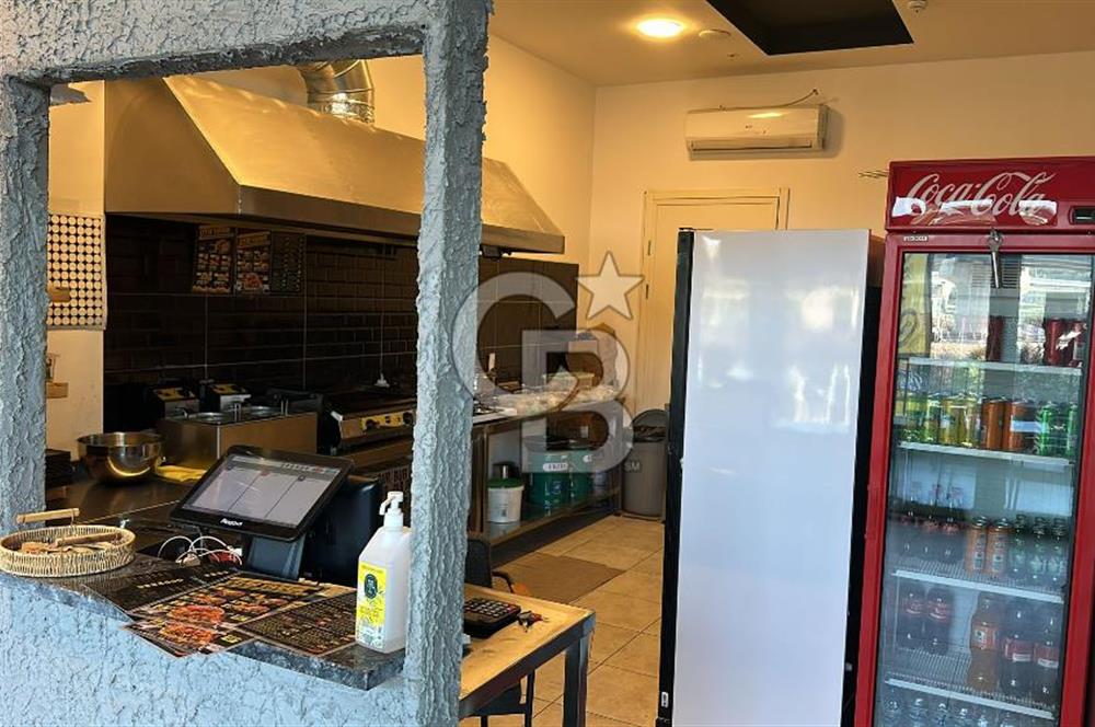 KADIKÖY NUHOĞLU YENİTEPE'DE B BLOK CADDE ÜZERİ 100 M2 DÜKKAN