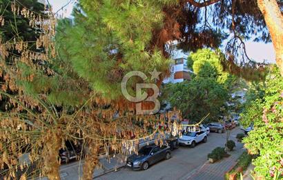 İzmir'in En Güzel Sokaklarından 1388 Sokak'ta Satılık 3+1 Daire