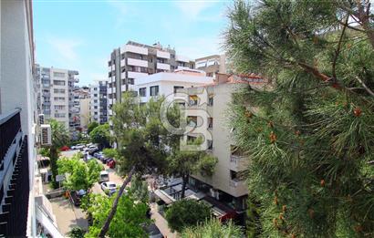 İzmir'in En Güzel Sokaklarından 1388 Sokak'ta Satılık 3+1 Daire
