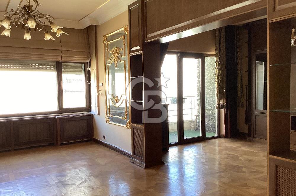 Nişantaşı Valikonağı Caddesi’nde 4+1 Kiralık Daire
