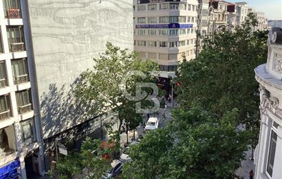 Nişantaşı Valikonağı Caddesi’nde 4+1 Kiralık Daire