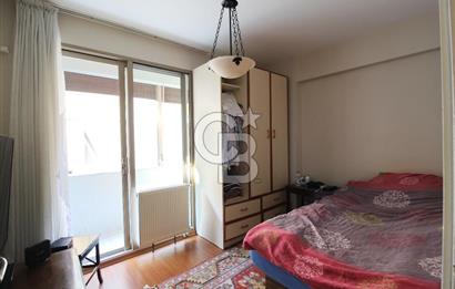 Alsancak, Gül Sokak'ta, Genç Binada, Ara kat, Satılık 3+1 Daire