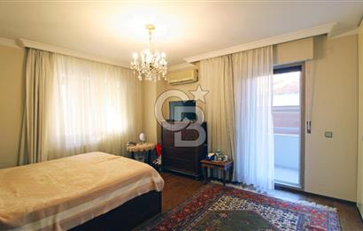 Alsancak, Gül Sokak'ta, Genç Binada, Ara kat, Satılık 3+1 Daire