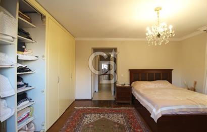 Alsancak, Gül Sokak'ta, Genç Binada, Ara kat, Satılık 3+1 Daire