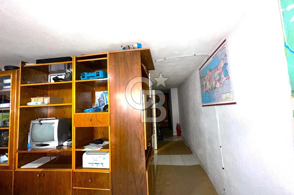 GÜNGÖREN HAZNEDAR'DA MERKEZİ KONUMA SAHİP SATILIK 45 M2 OFİS