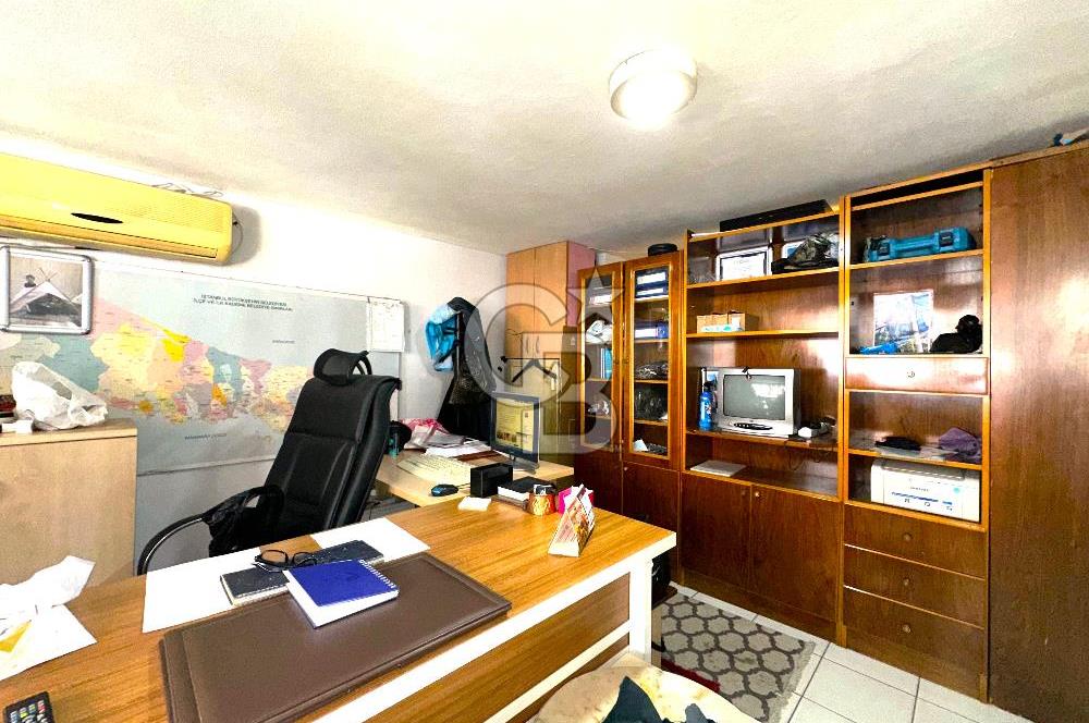GÜNGÖREN HAZNEDAR'DA MERKEZİ KONUMA SAHİP SATILIK 45 M2 OFİS