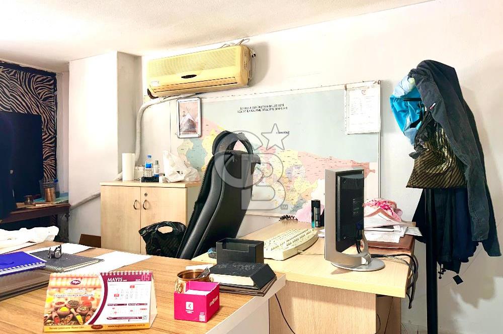 GÜNGÖREN HAZNEDAR'DA MERKEZİ KONUMA SAHİP SATILIK 45 M2 OFİS