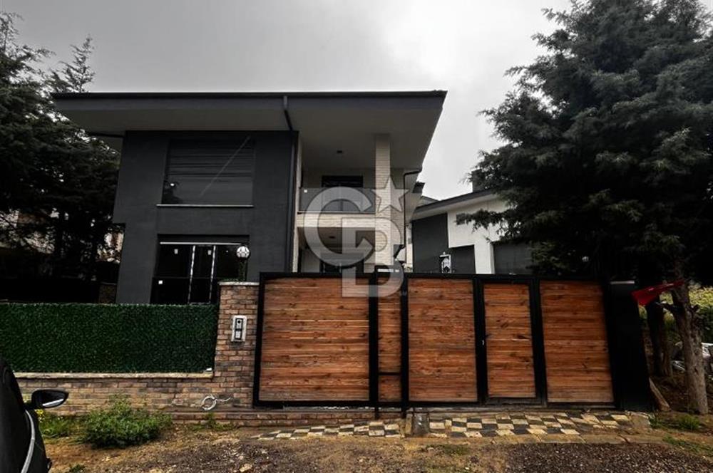ŞİLE AHMETLİ' DE 5+2 SATILIK TRIPLEX HAVUZLU VİLLA