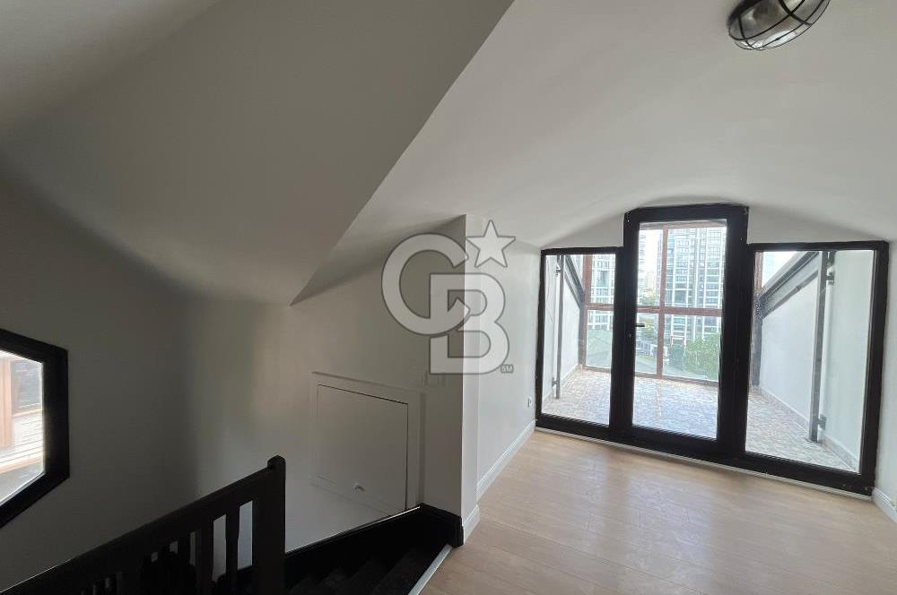 Bahçeşehir Bademlerde Full Tadilatlı 5+2 Satılık  Fırsat Villa
