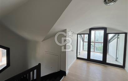 Bahçeşehir Bademlerde Full Tadilatlı 5+2 Satılık  Fırsat Villa