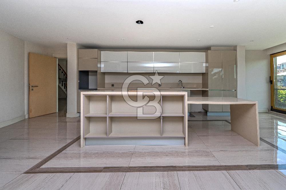 KDV AVANTAJLI -ÖZEL HAVUZLU,TERASLI + BAHÇELİ, 330m2, OTOPARKLI