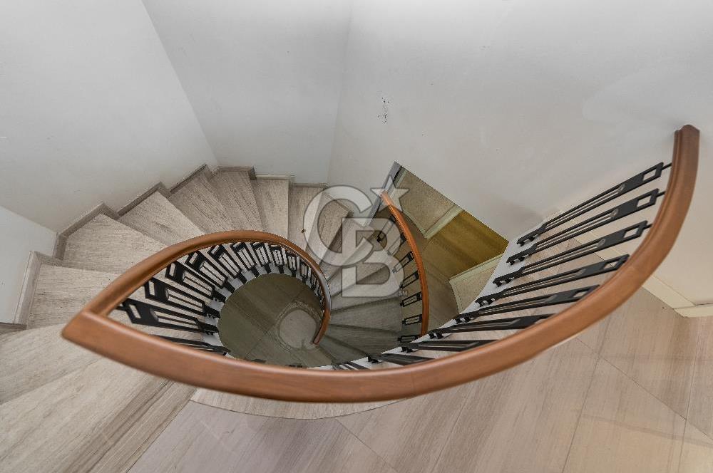KDV AVANTAJLI -ÖZEL HAVUZLU,TERASLI + BAHÇELİ, 330m2, OTOPARKLI