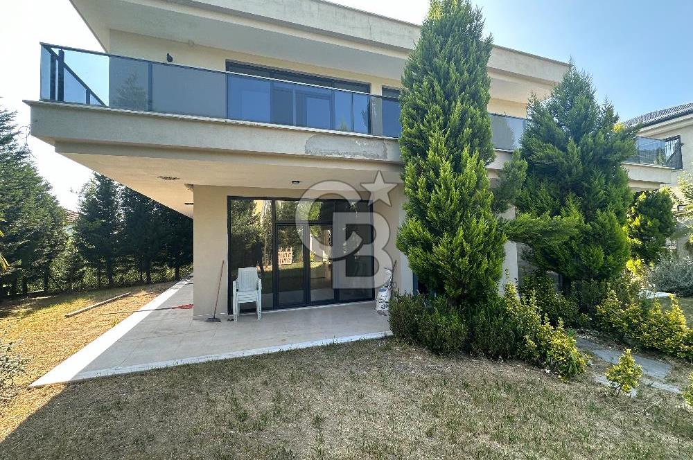 Sakarya Akyazı Kuzuluk da 613 m2 Arsa içinde 315m2 Müstakil Villa
