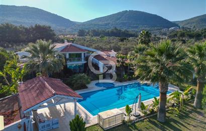 İzmir Urla Güvendik'te Satılık Villa