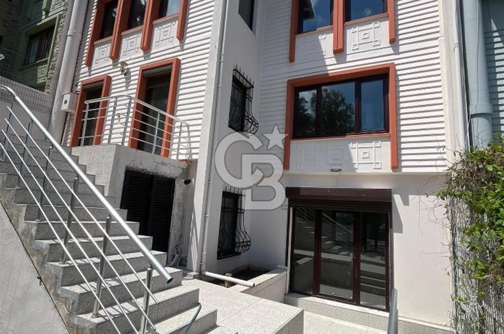 Bahçeşehir Bademlerde Full Tadilatlı 5+2 Satılık  Fırsat Villa