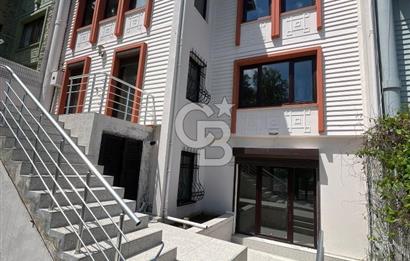 Bahçeşehir Bademlerde Full Tadilatlı 5+2 Satılık  Fırsat Villa